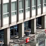 Ibis Centre 3*
