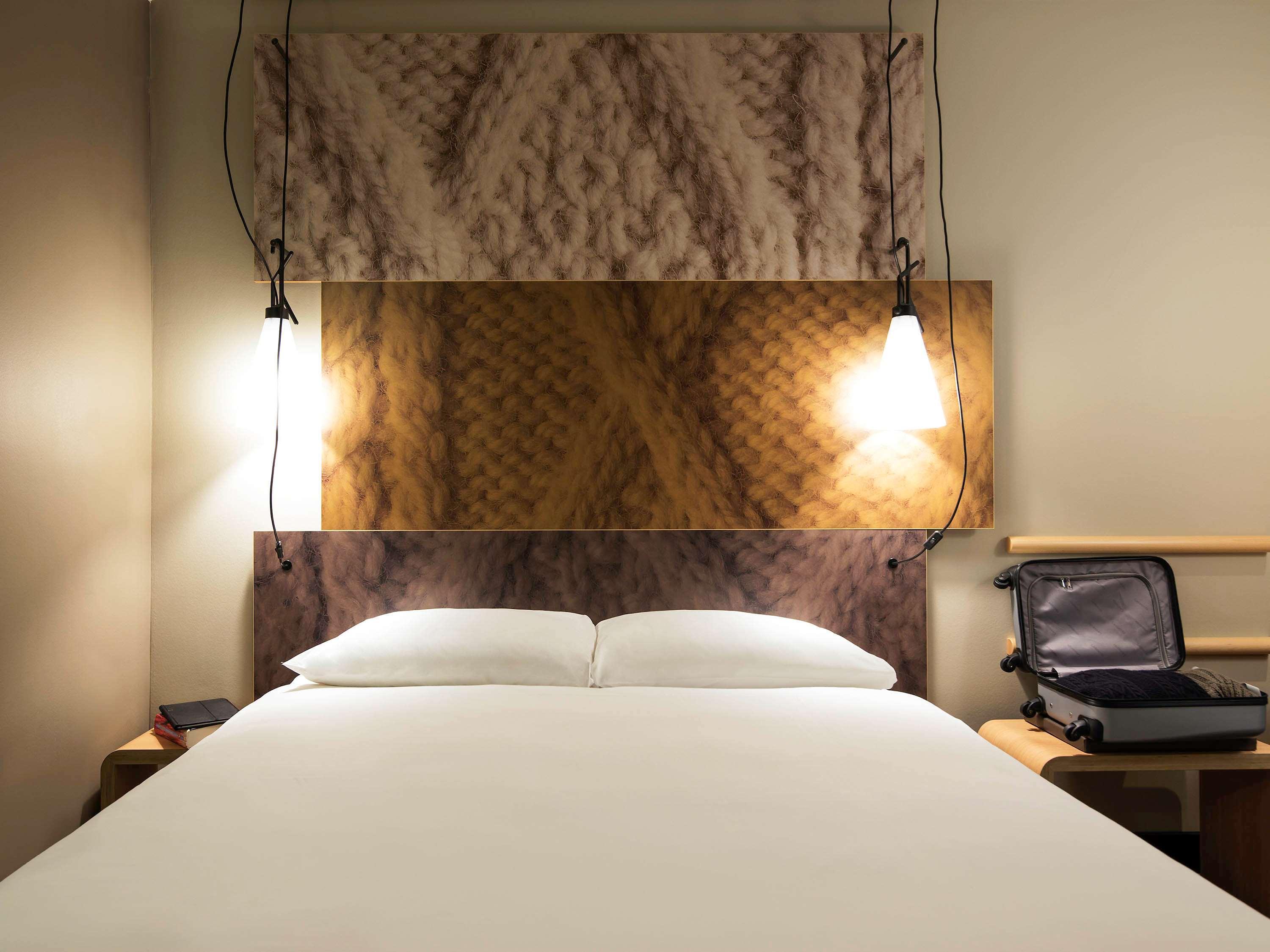 Ibis Centre Hotel 3*