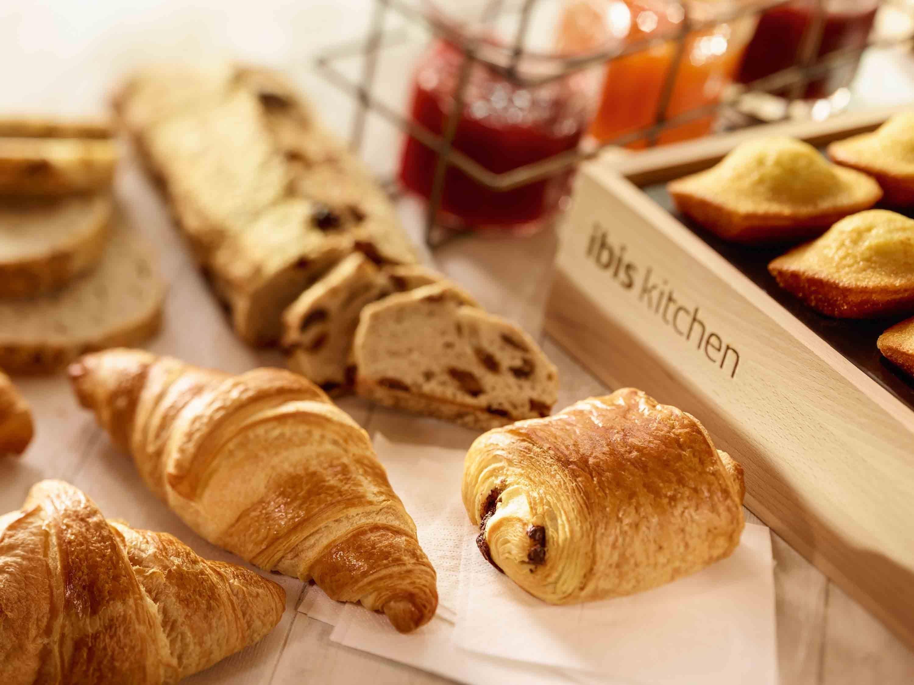 Ibis Centre Hotel 3*